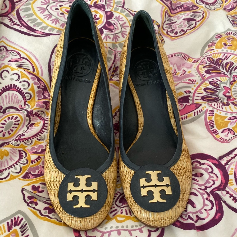 WORN ONCE iconic Tory Burch Wedges